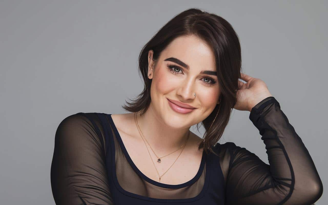 Ani kwadratowa, ani pixie: fryzura, która odmładza natychmiast po 40. roku życia