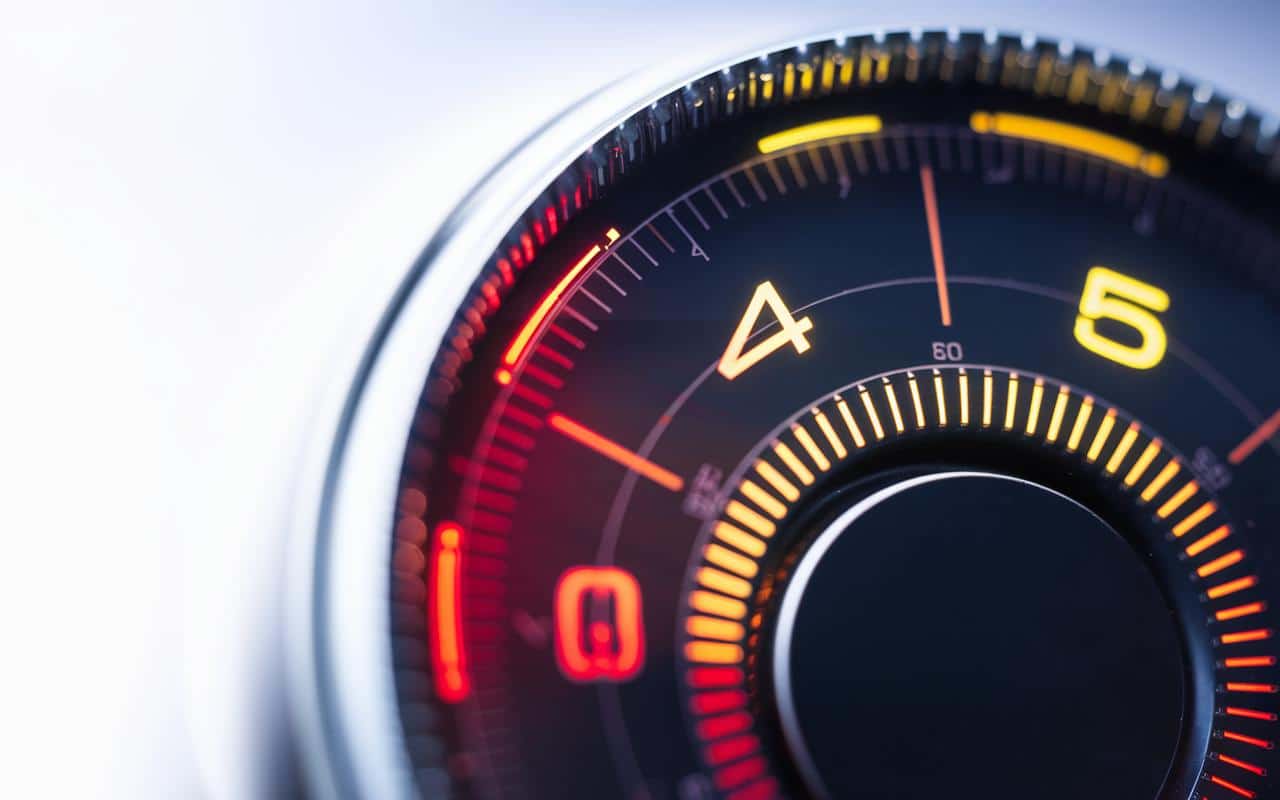 Ten prosty trik pozwala zwiększyć temperaturę w domu o do 3°C bez dodatkowego ogrzewania.