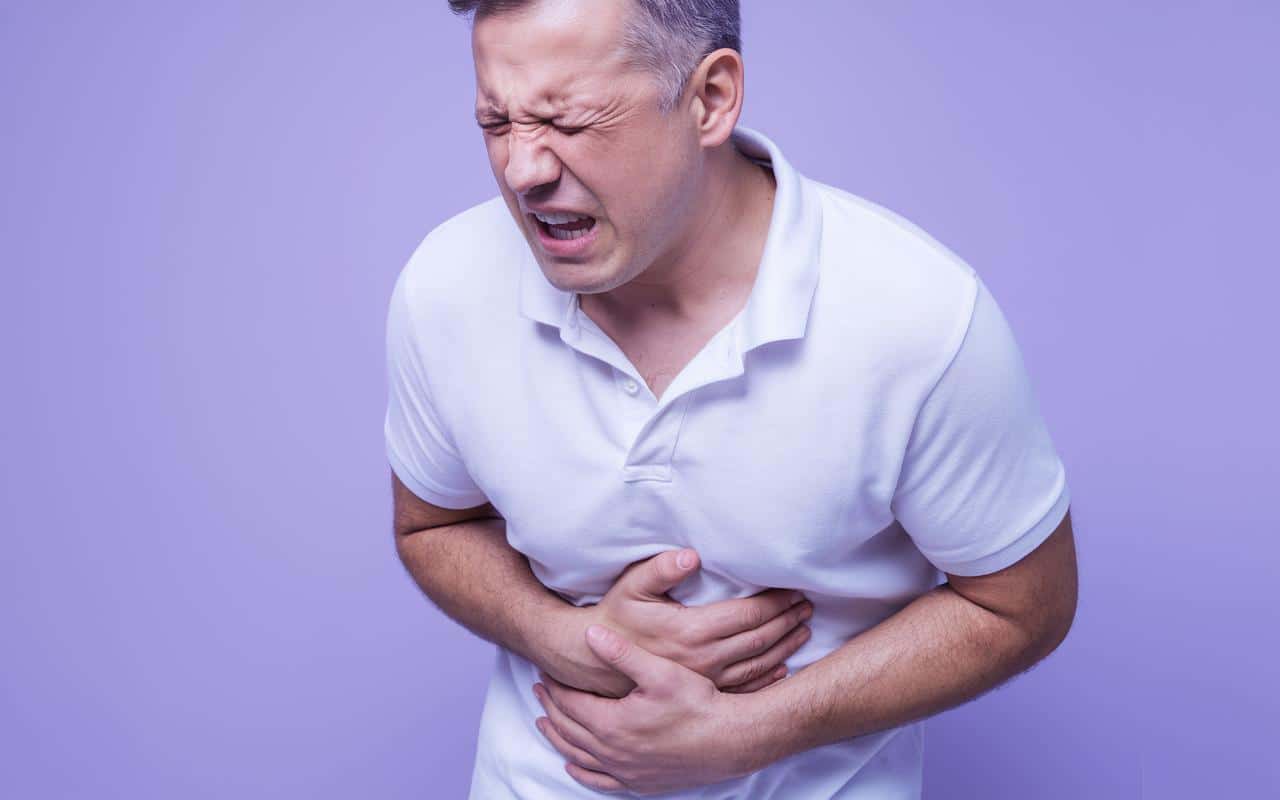 Zły nawyk, który zwiększa zgagę po 40. roku życia